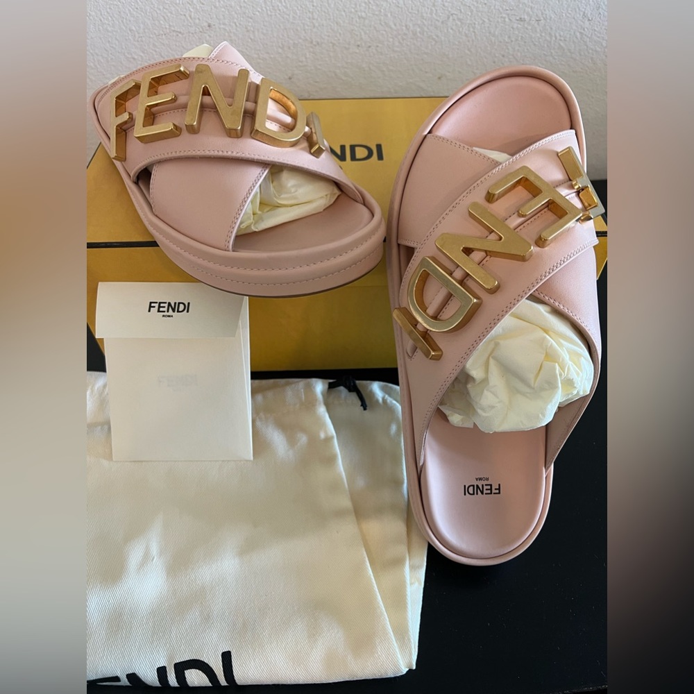 FENDI Vitello Fendigraphy Logo CrissCross Platform Slide Sandal Pink Gold Sz39.5 - Picture 7 of 11